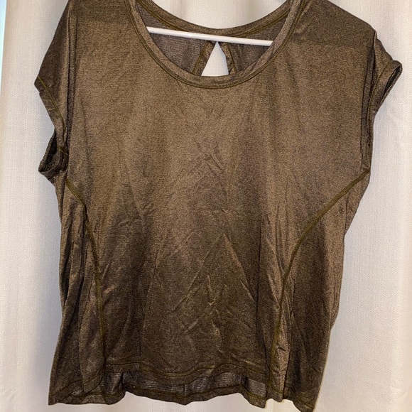 Metallic green lulu crop size 6 - Picture 2 of 4
